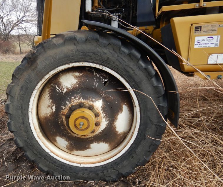 image for item DF0102 Ag-Chem RoGator 1064  sprayer