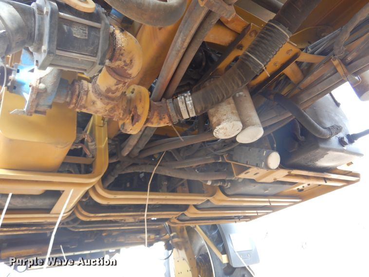 image for item DF0102 Ag-Chem RoGator 1064  sprayer