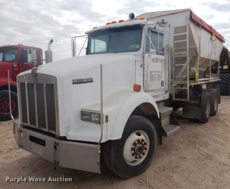 image for item DH8014 1987 Kenworth T800  fertilizer delivery truck