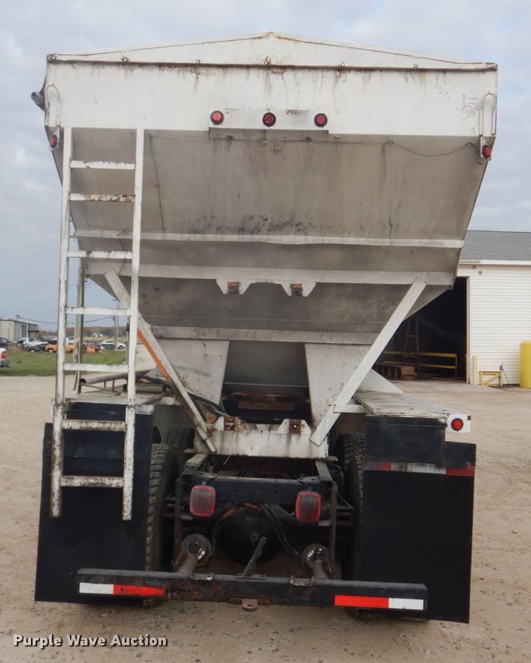 image for item DH8014 1987 Kenworth T800  fertilizer delivery truck