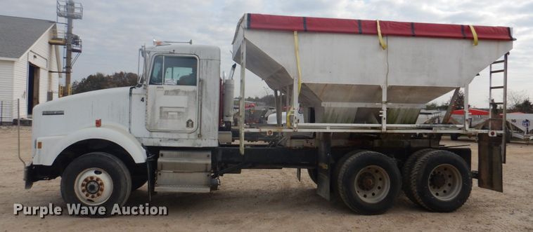 image for item DH8014 1987 Kenworth T800  fertilizer delivery truck