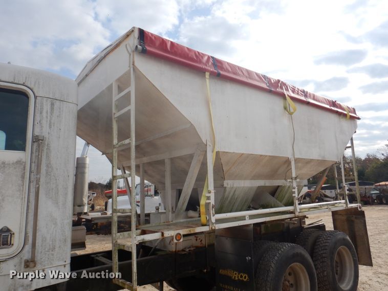 image for item DH8014 1987 Kenworth T800  fertilizer delivery truck