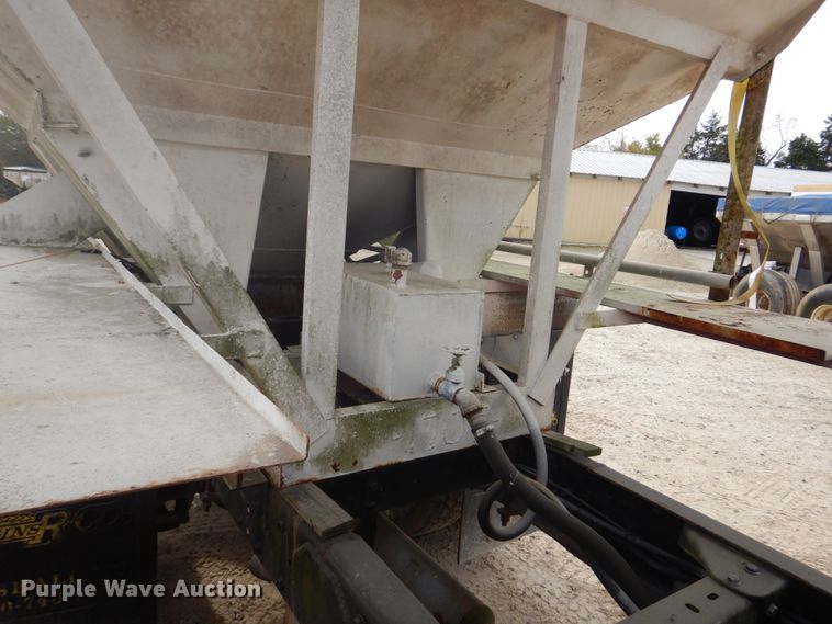 image for item DH8014 1987 Kenworth T800  fertilizer delivery truck