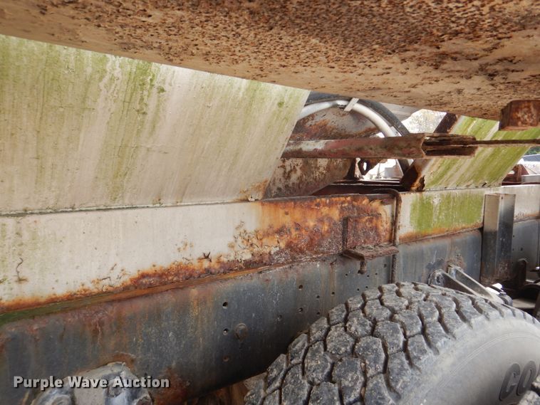 image for item DH8014 1987 Kenworth T800  fertilizer delivery truck