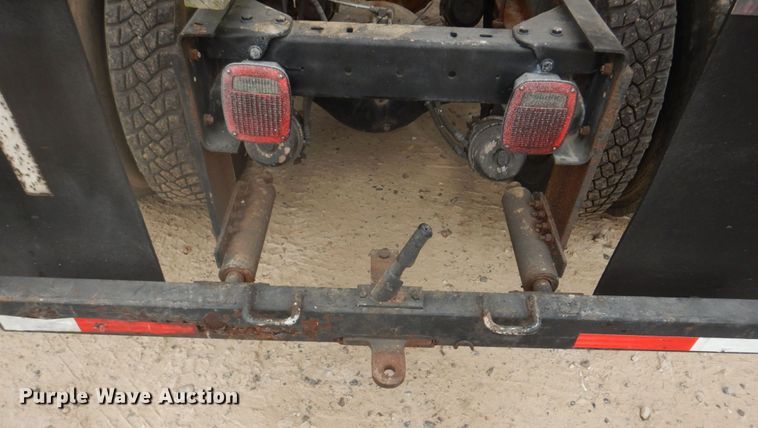 image for item DH8014 1987 Kenworth T800  fertilizer delivery truck