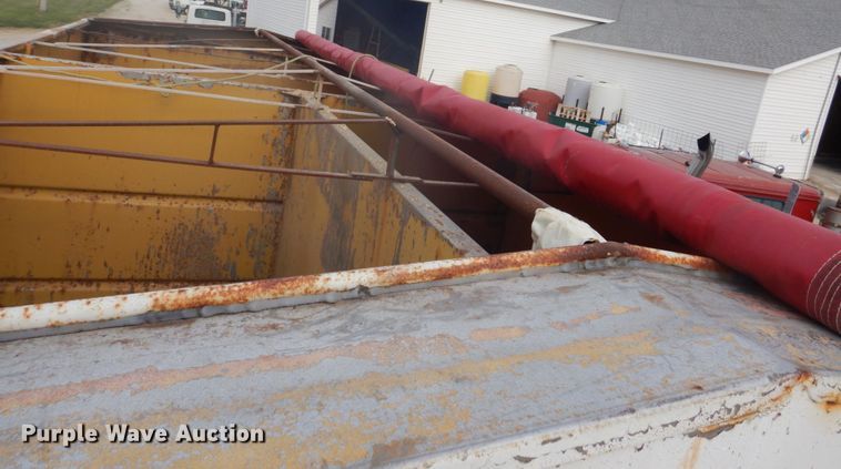 image for item DH8014 1987 Kenworth T800  fertilizer delivery truck