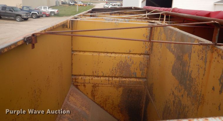 image for item DH8014 1987 Kenworth T800  fertilizer delivery truck