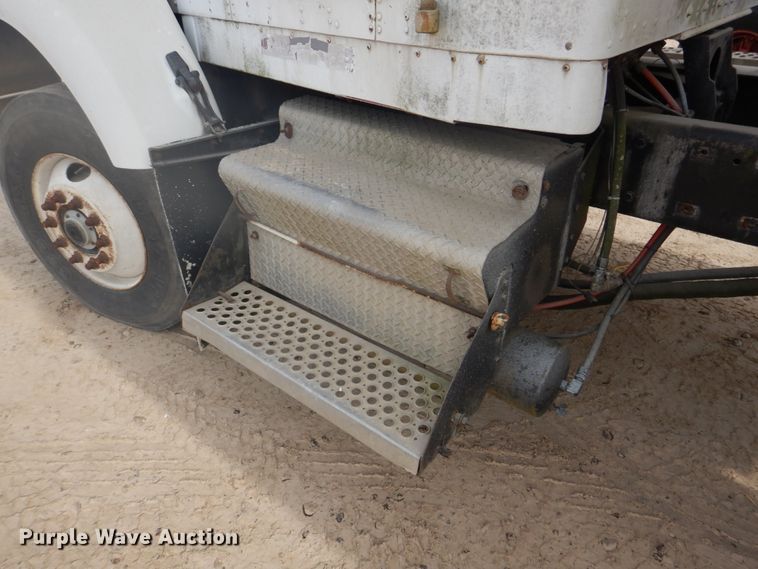 image for item DH8014 1987 Kenworth T800  fertilizer delivery truck