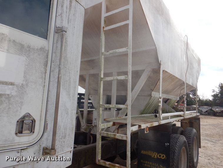 image for item DH8014 1987 Kenworth T800  fertilizer delivery truck