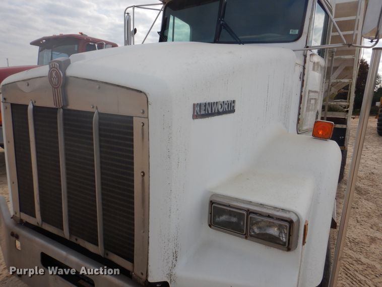 image for item DH8014 1987 Kenworth T800  fertilizer delivery truck