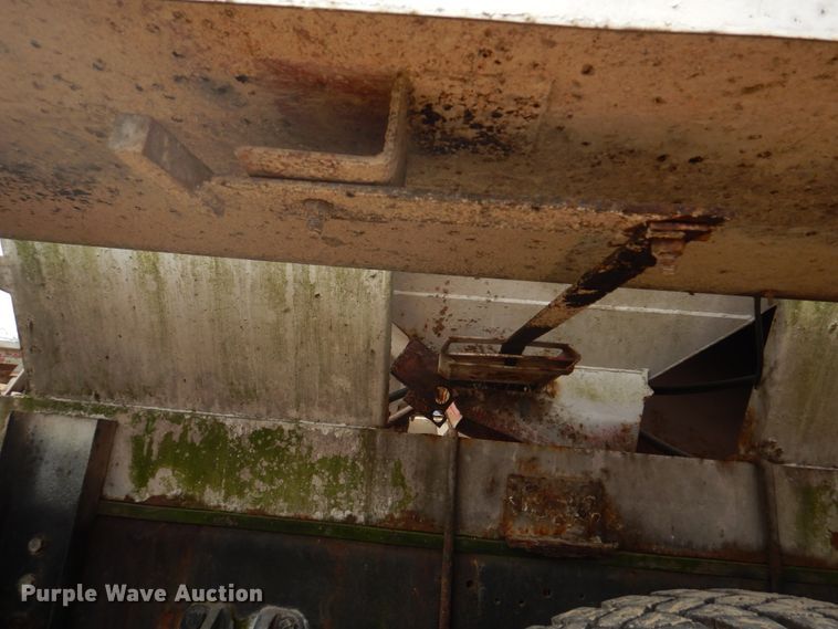 image for item DH8014 1987 Kenworth T800  fertilizer delivery truck