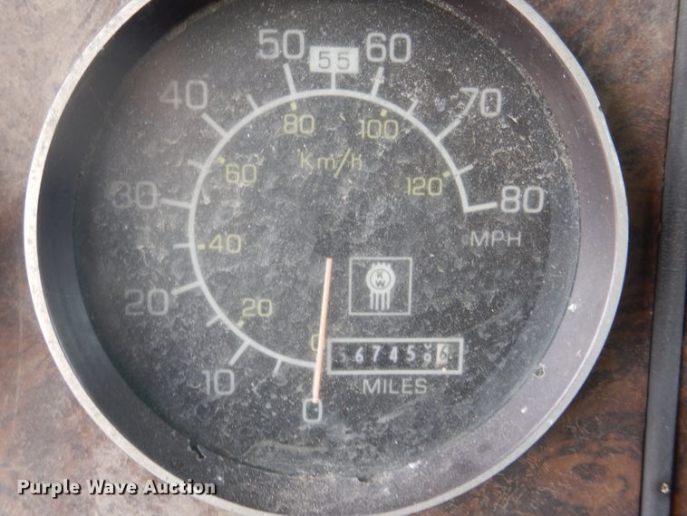 image for item DH8014 1987 Kenworth T800  fertilizer delivery truck