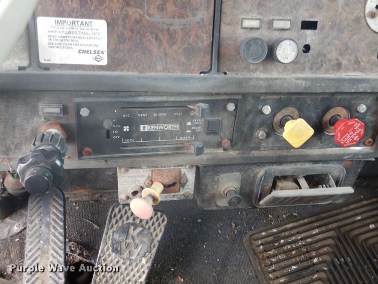 image for item DH8014 1987 Kenworth T800  fertilizer delivery truck