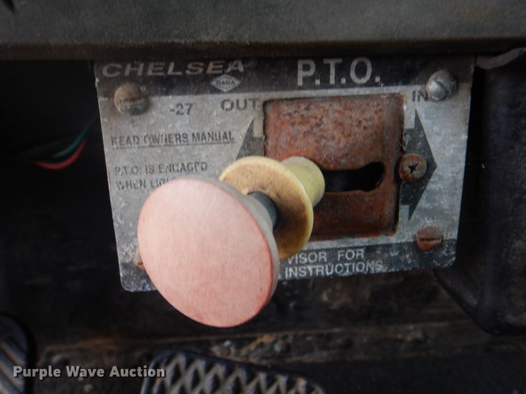 image for item DH8014 1987 Kenworth T800  fertilizer delivery truck