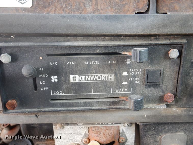 image for item DH8014 1987 Kenworth T800  fertilizer delivery truck