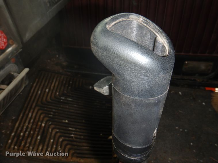 image for item DH8014 1987 Kenworth T800  fertilizer delivery truck