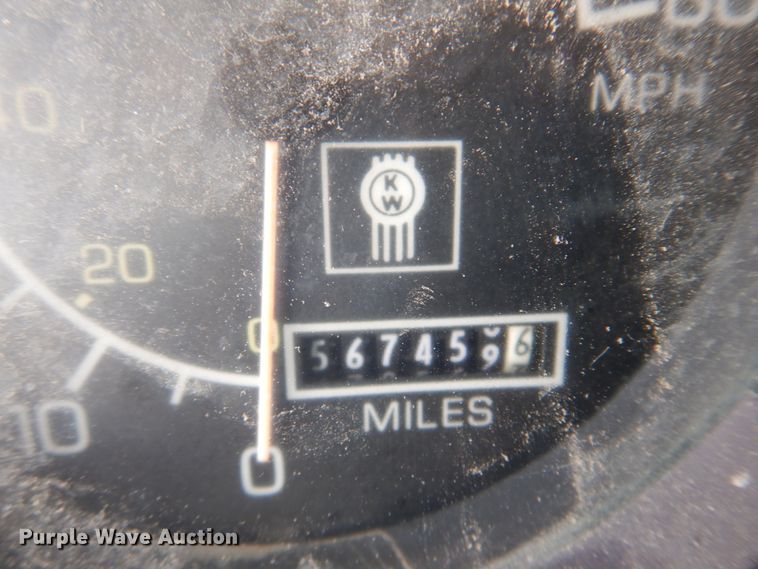 image for item DH8014 1987 Kenworth T800  fertilizer delivery truck