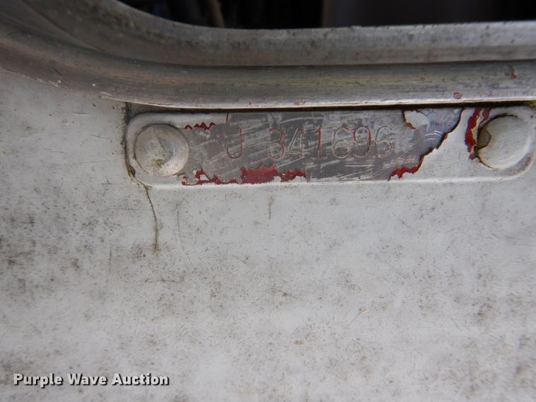 image for item DH8014 1987 Kenworth T800  fertilizer delivery truck