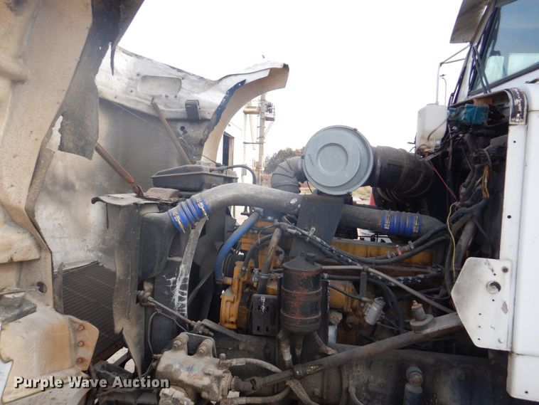 image for item DH8014 1987 Kenworth T800  fertilizer delivery truck