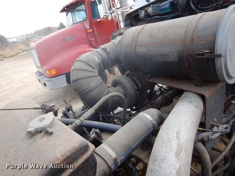 image for item DH8014 1987 Kenworth T800  fertilizer delivery truck