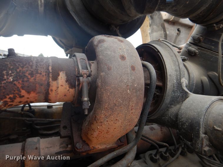 image for item DH8014 1987 Kenworth T800  fertilizer delivery truck