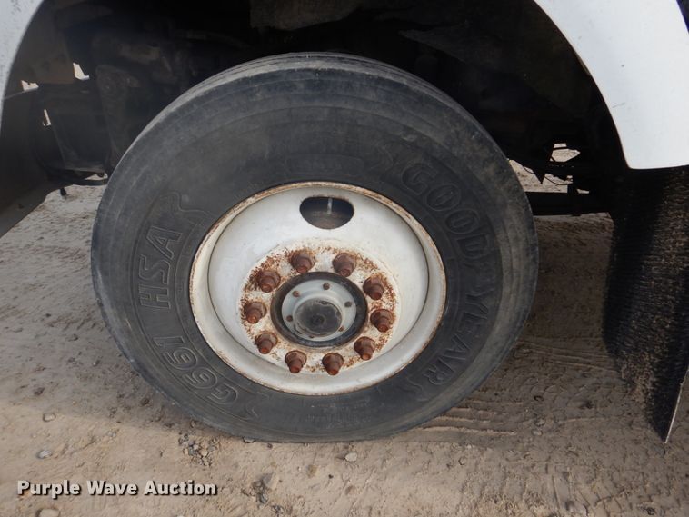 image for item DH8014 1987 Kenworth T800  fertilizer delivery truck