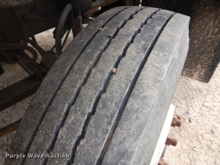 image for item DH8014 1987 Kenworth T800  fertilizer delivery truck