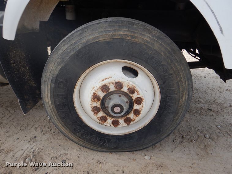 image for item DH8014 1987 Kenworth T800  fertilizer delivery truck