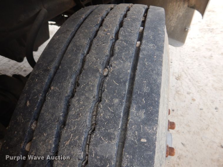 image for item DH8014 1987 Kenworth T800  fertilizer delivery truck