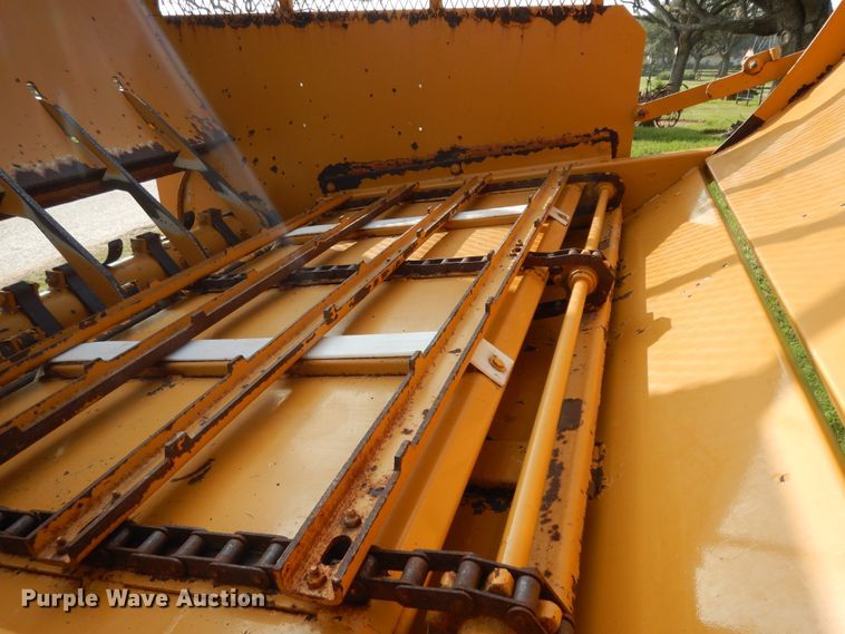 image for item DI8621 HayBuster 2650  bale processor