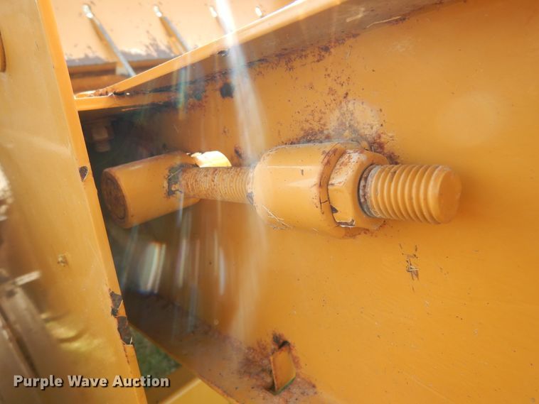 image for item DI8621 HayBuster 2650  bale processor