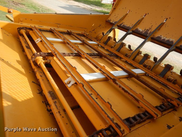 image for item DI8621 HayBuster 2650  bale processor