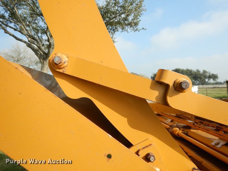 image for item DI8621 HayBuster 2650  bale processor