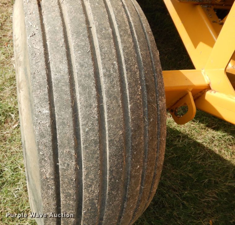 image for item DI8621 HayBuster 2650  bale processor