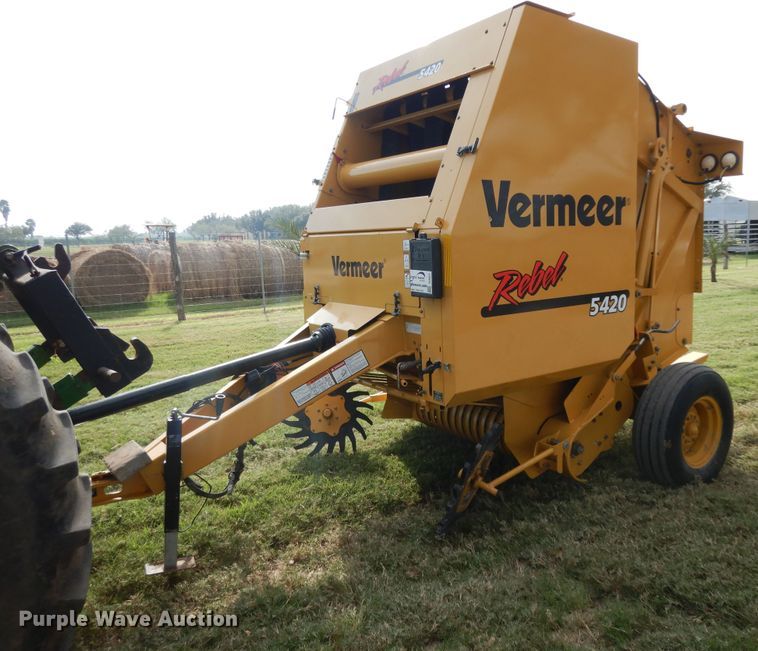 image for item DI8623 2012 Vermeer Rebel 5420  round baler