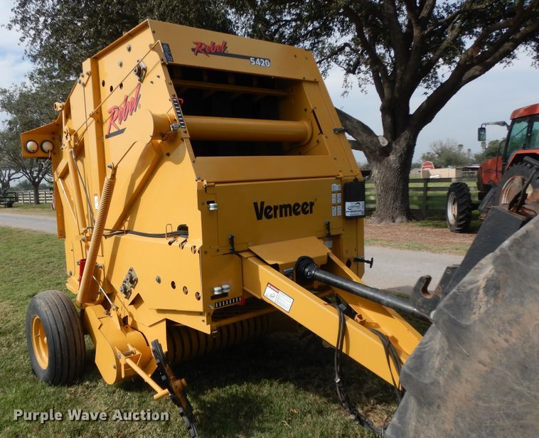 image for item DI8623 2012 Vermeer Rebel 5420  round baler