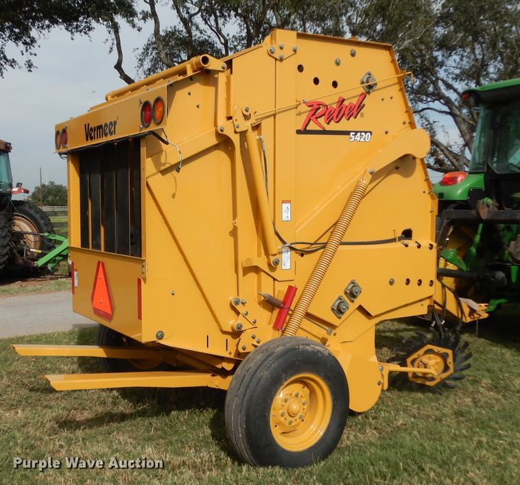 image for item DI8623 2012 Vermeer Rebel 5420  round baler