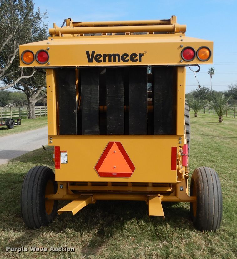 image for item DI8623 2012 Vermeer Rebel 5420  round baler