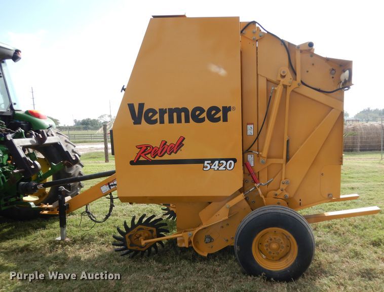 image for item DI8623 2012 Vermeer Rebel 5420  round baler