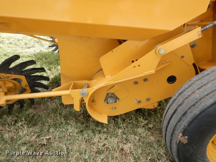 image for item DI8623 2012 Vermeer Rebel 5420  round baler