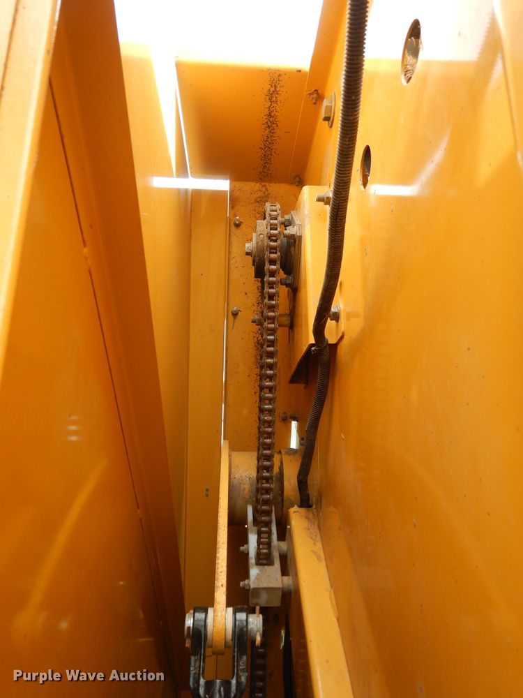 image for item DI8623 2012 Vermeer Rebel 5420  round baler