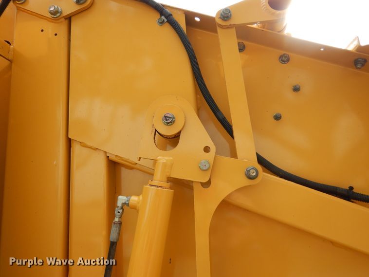 image for item DI8623 2012 Vermeer Rebel 5420  round baler