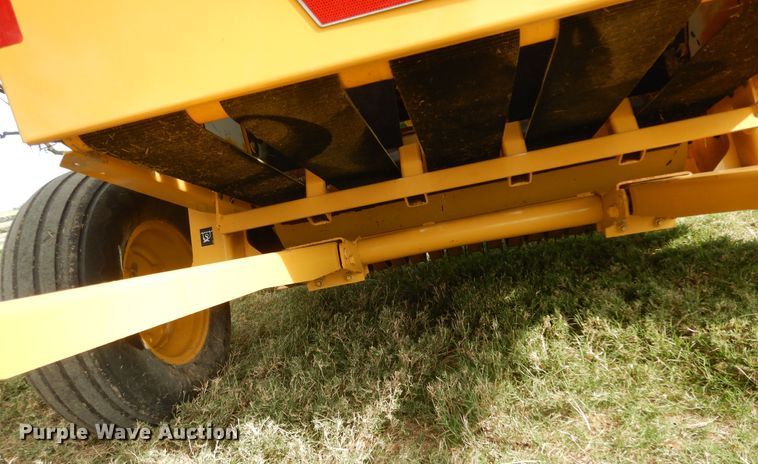 image for item DI8623 2012 Vermeer Rebel 5420  round baler