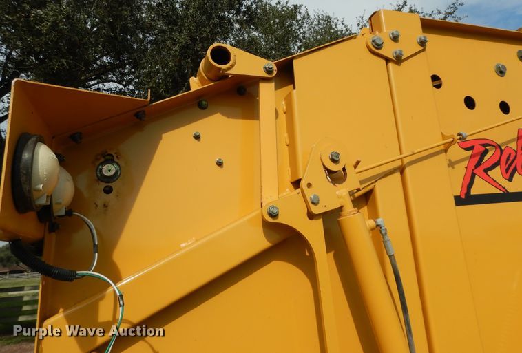 image for item DI8623 2012 Vermeer Rebel 5420  round baler