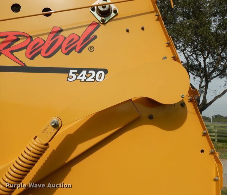 image for item DI8623 2012 Vermeer Rebel 5420  round baler