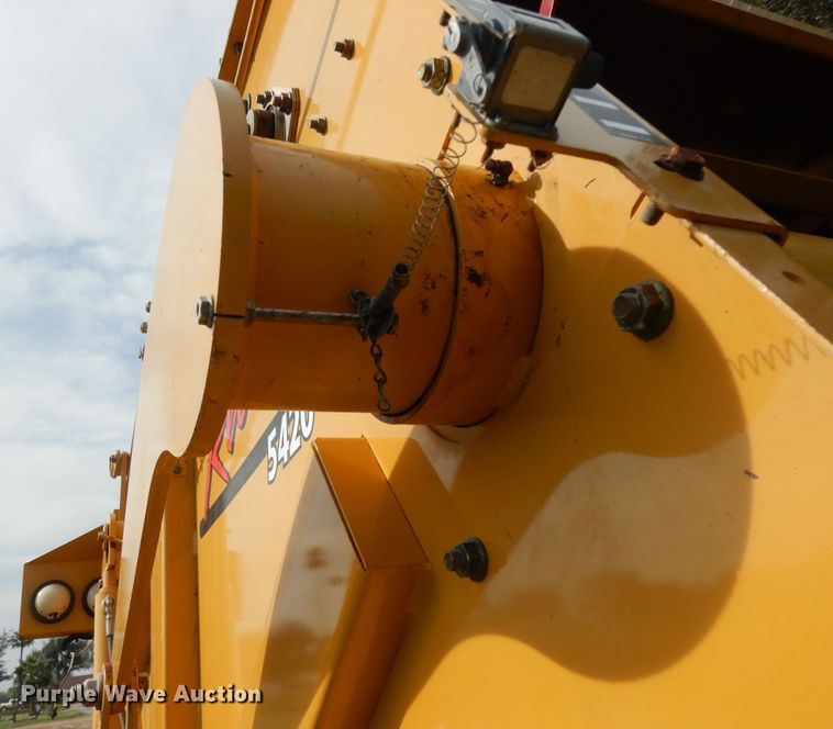 image for item DI8623 2012 Vermeer Rebel 5420  round baler