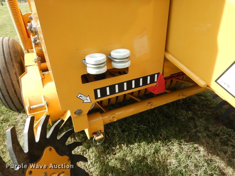 image for item DI8623 2012 Vermeer Rebel 5420  round baler