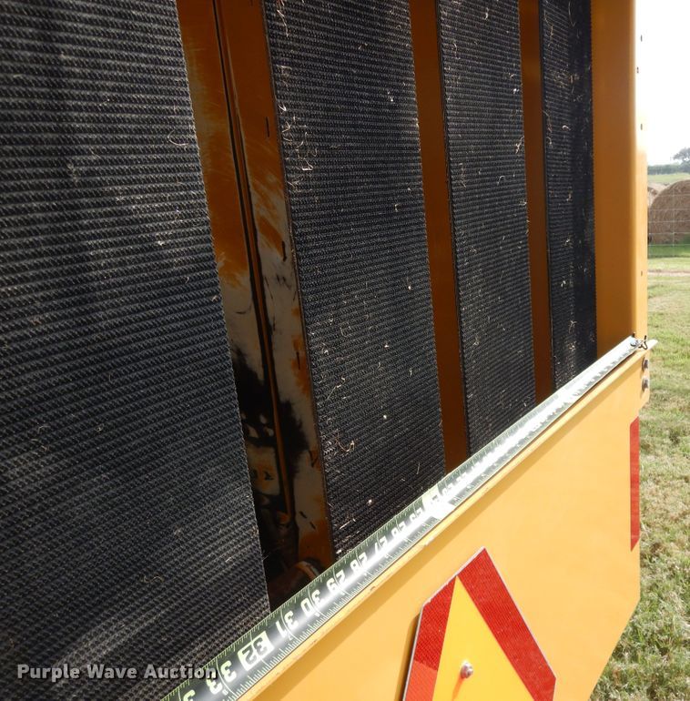 image for item DI8623 2012 Vermeer Rebel 5420  round baler