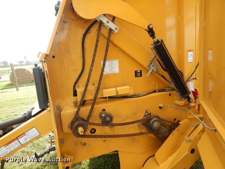 image for item DI8623 2012 Vermeer Rebel 5420  round baler