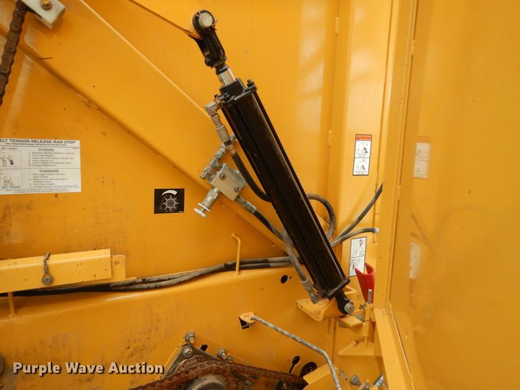 image for item DI8623 2012 Vermeer Rebel 5420  round baler